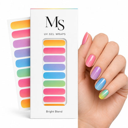 Folii gel UV MS Bright Blend multicolore aplicate pe unghii, lângă ambalaj