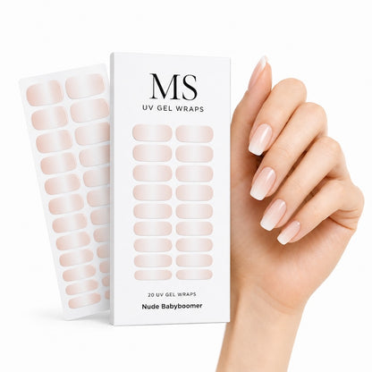 Folii gel UV MS Nude Babyboomer, nude cu vârf alb, aplicate pe unghii, lângă ambalaj